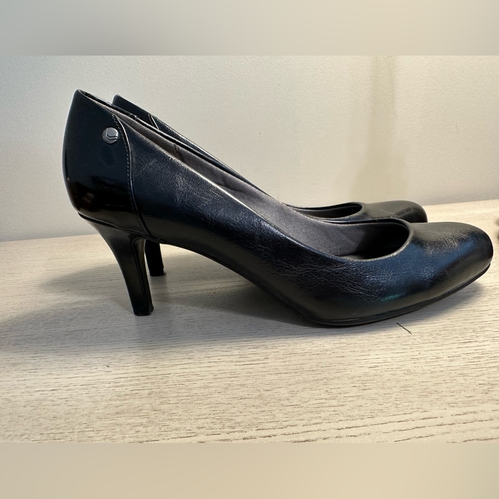 ⭐️ Life Stride Soft System flex black Pumps Size 11 EUC - Picture 5 of 9